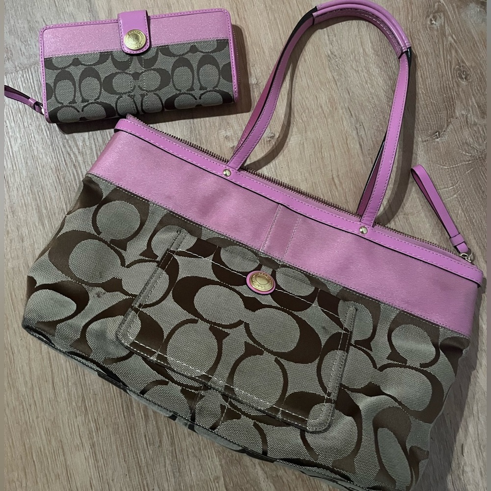 Coach purse and wallet set